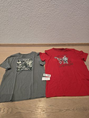 2 Under Armour T-Shirts ca. Gr. 134/140