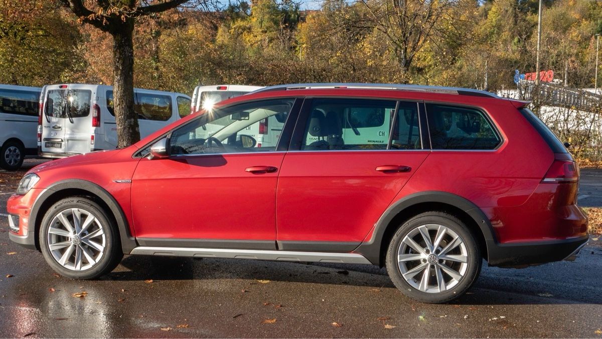 VW Automobili: VW Golf Alltrack 4motion – Usato da Frutigen venduto da LagzdinsM 4