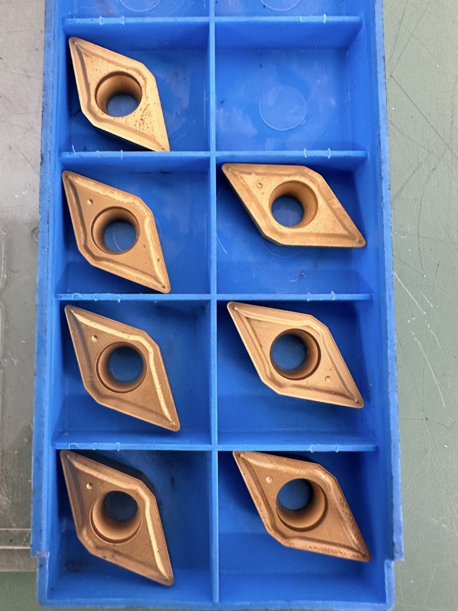 Tutti gli attrezzi: Turning Inserts, Dreheinsatz, DCMT150408-F2 – Nuovo (secondo la descrizione) da Aarberg venduto da SNMachines 1