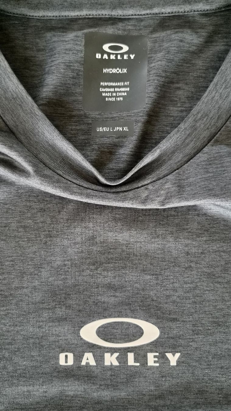 Oakley T-Shirts: Oakley Shirt grau xl – Gebraucht aus Unterseen von rej_lnk9 1
