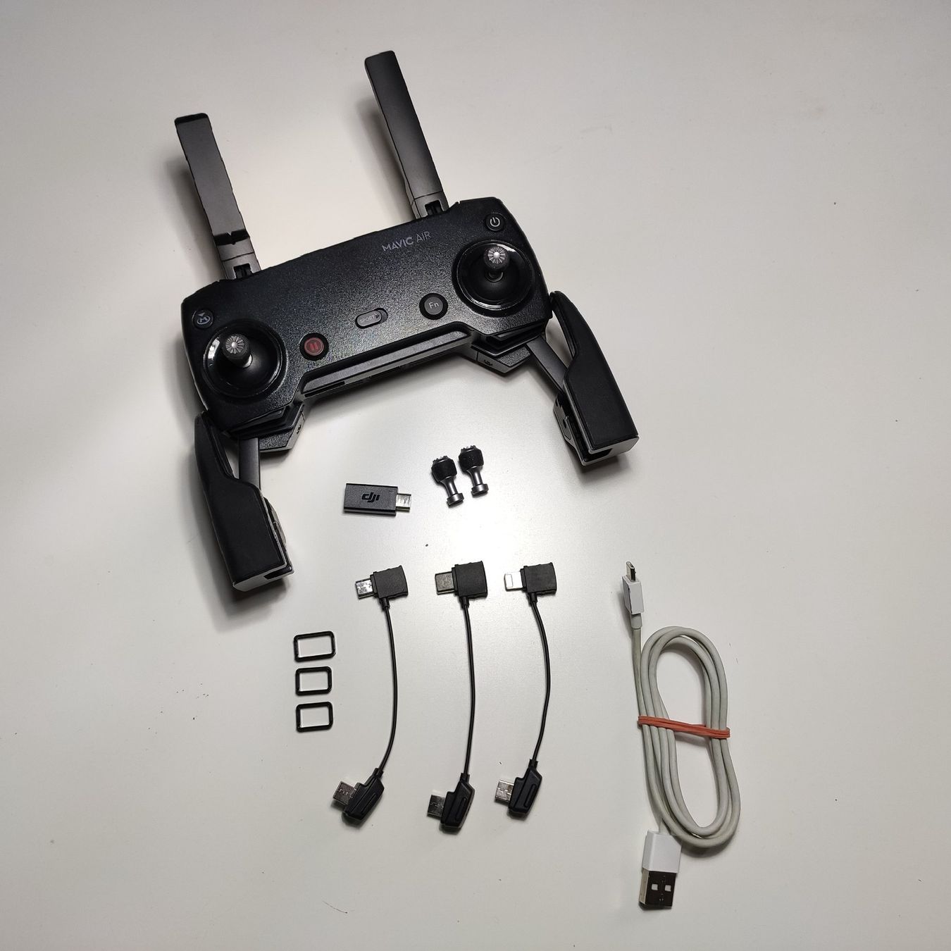 DJI Modellismo RC: DJI MAVIC AIR 1 Controller (NEU/Original!) – Nuovo (secondo la descrizione) da Zürich venduto da Biedermann23