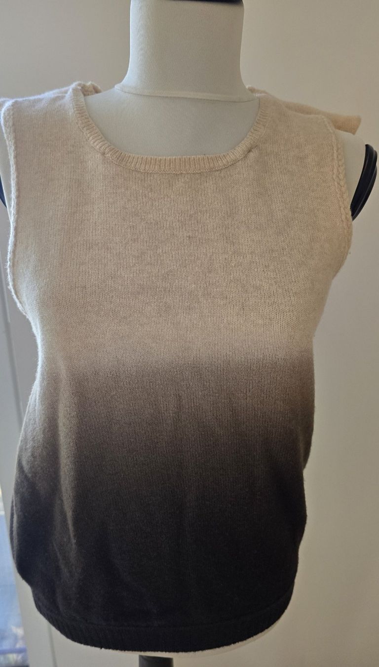Maglioni & Felpe: Ärmelloser Pullover – Usato da Bergdietikon venduto da ewa1005 3