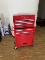 Werkzeugschrank rot mit Rollen und Schubladen gut erhalten
