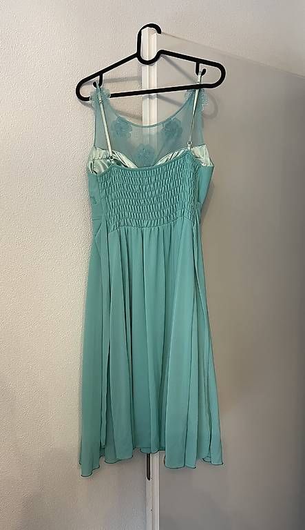 Robes: Kleid – Neuf (Voir description) à Emmen par Lare1505 2
