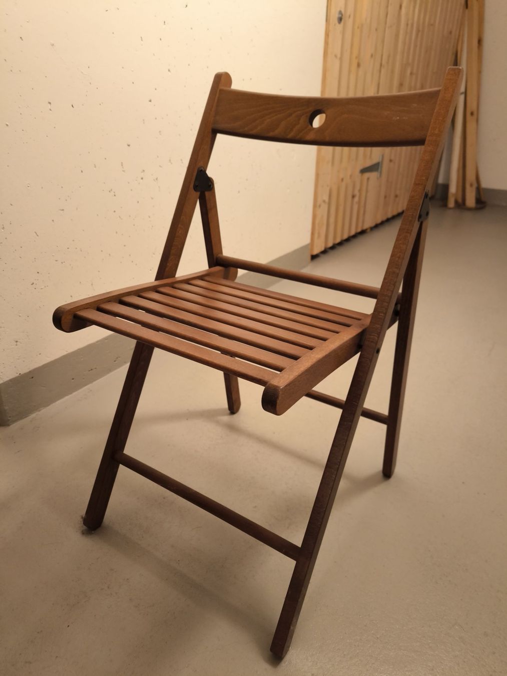 Sedie: Holz Klappstuhl im Vintage-Stil – Usato da Bassersdorf venduto da daniela_annacaterina