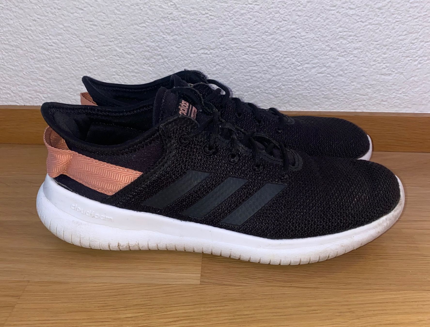 Adidas Scarpe da uomo: Ausverkauf Adidas Cloudfoam Gr. 40 – Usato da Herisau venduto da Seyashop1 1