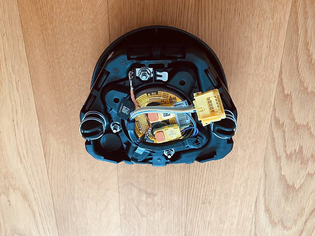 Tutti pezzi di ricambio auto: W176 Airbag – Usato da Bern venduto da Cablewinder 2
