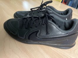 Schwarze Nike Tiempo Fußball Schuhe Gr.38.5