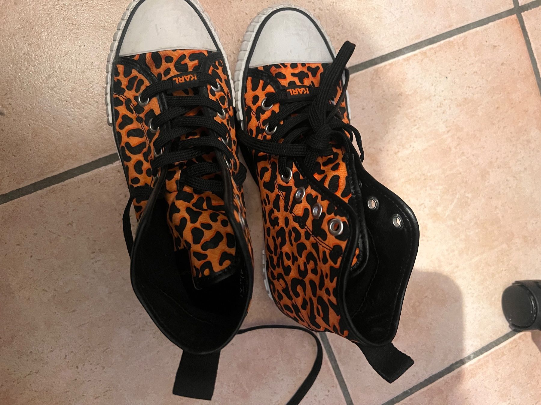 Karl Lagerfeld Damenschuhe: Karl Lagerfeld Sneakers 37 – Gebraucht aus Melide von fashiono5 7