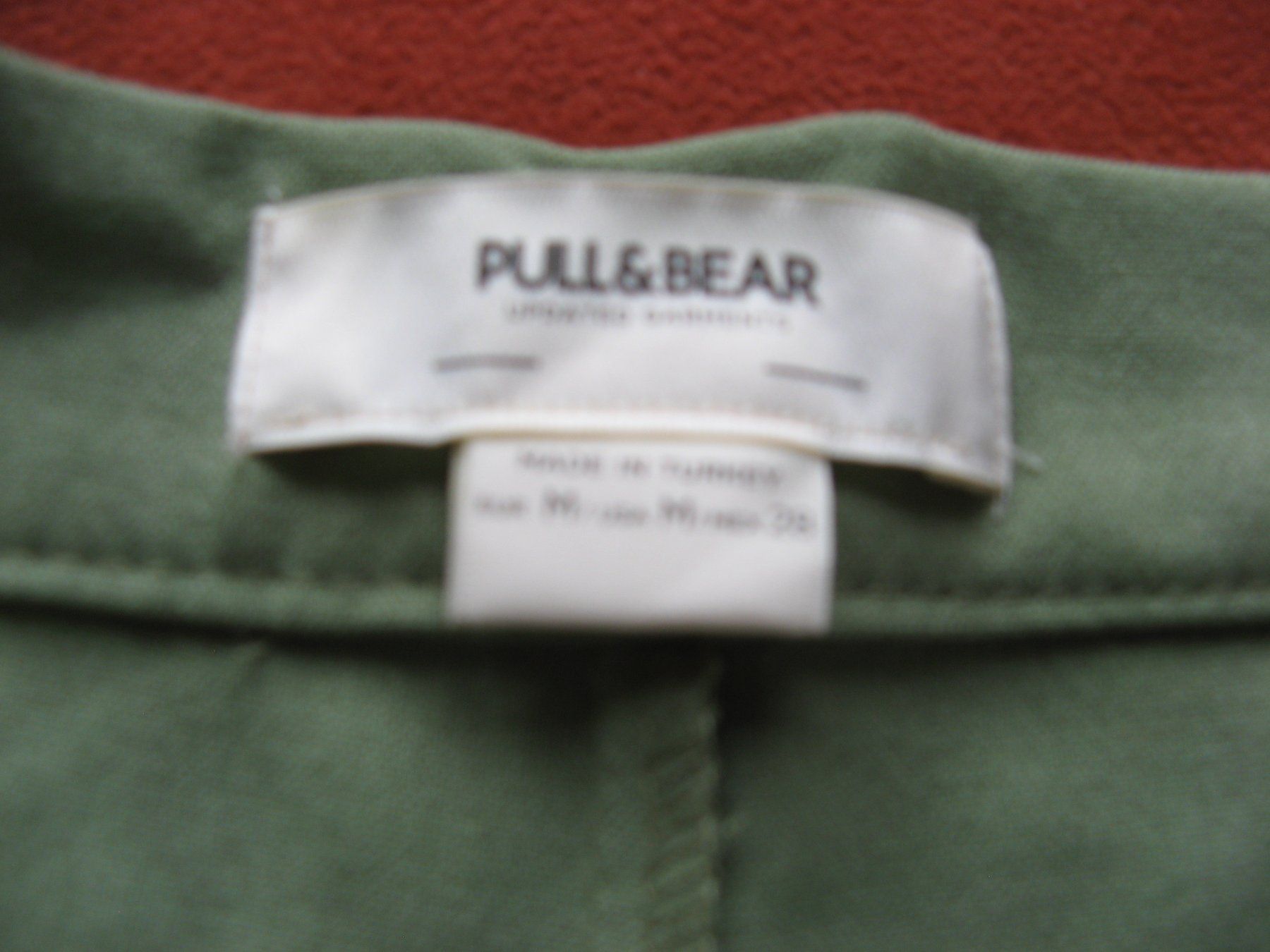 Pull&Bear Pantaloni: grüne Hose Pull & Bear Gr. M – Usato da Zürich venduto da apil 8