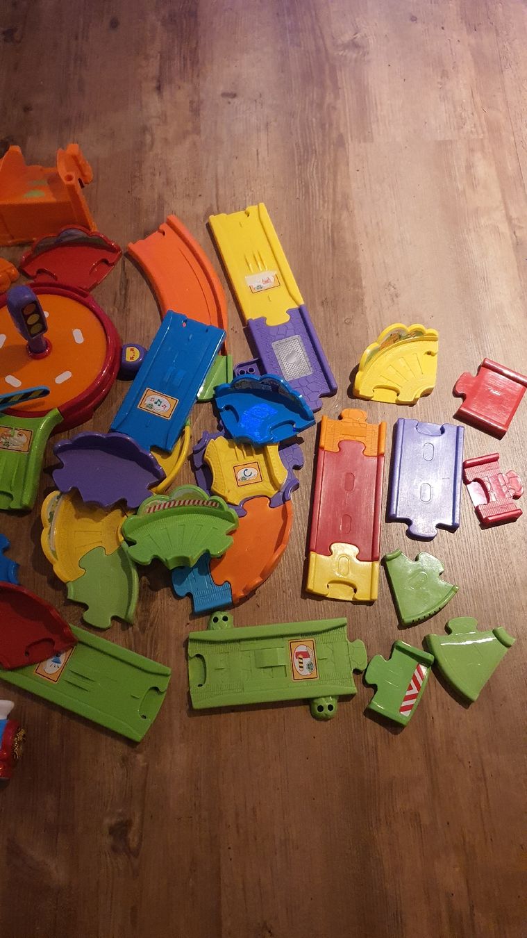 Vtech Giocattoli: grosses Tuttutbahn Set von Vtech – Usato da Flawil venduto da minggeli83 4