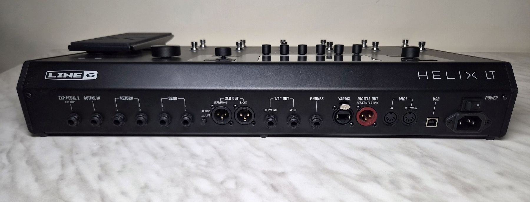 Line 6 Strumenti musicali: Line 6 Helix LT Gitarre Multi-Effekt-Prozessor Pedal – Usato da SCHAFFHAUSEN venduto da Atami99 1