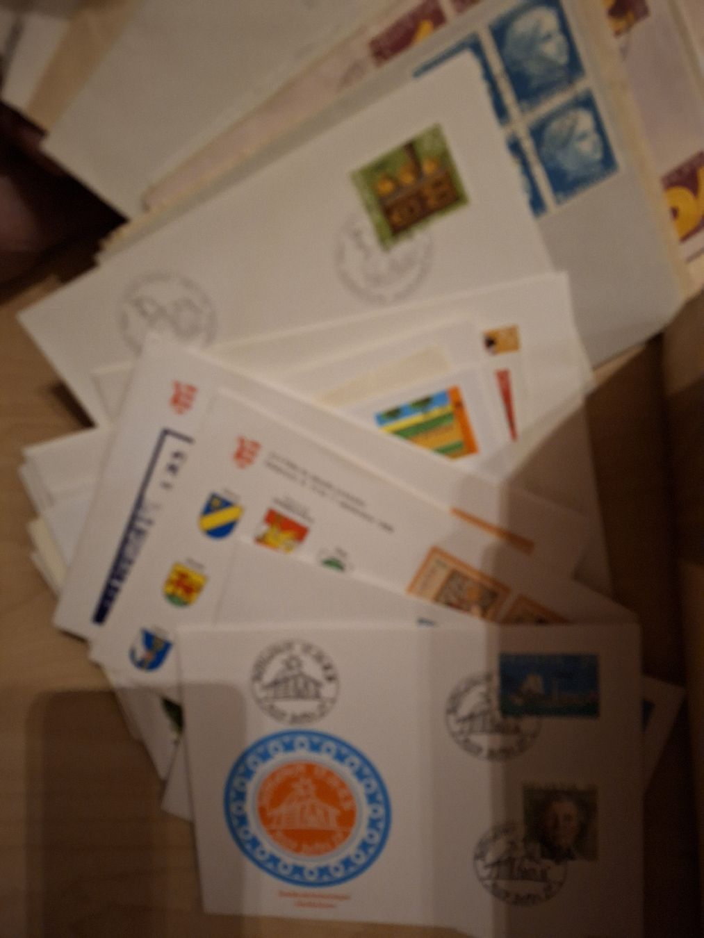 Alle Briefmarken: Schachtel voll mit Belege / Briefe eca  – Gebraucht aus Balgach von SIMEON27 8