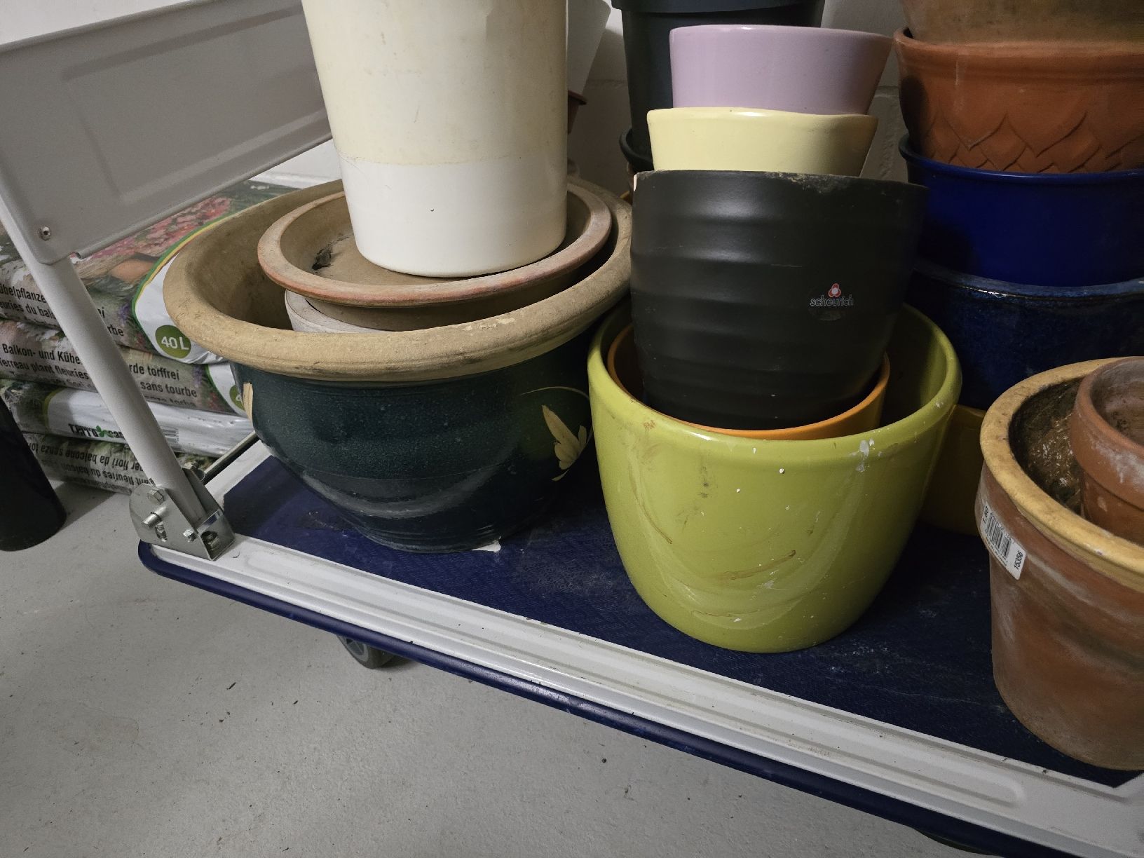 Pots de fleurs: Restposten Blumentöpfe / Tontöpfe – D'occasion à Rickenbach b. Wil par Kth_v8 4