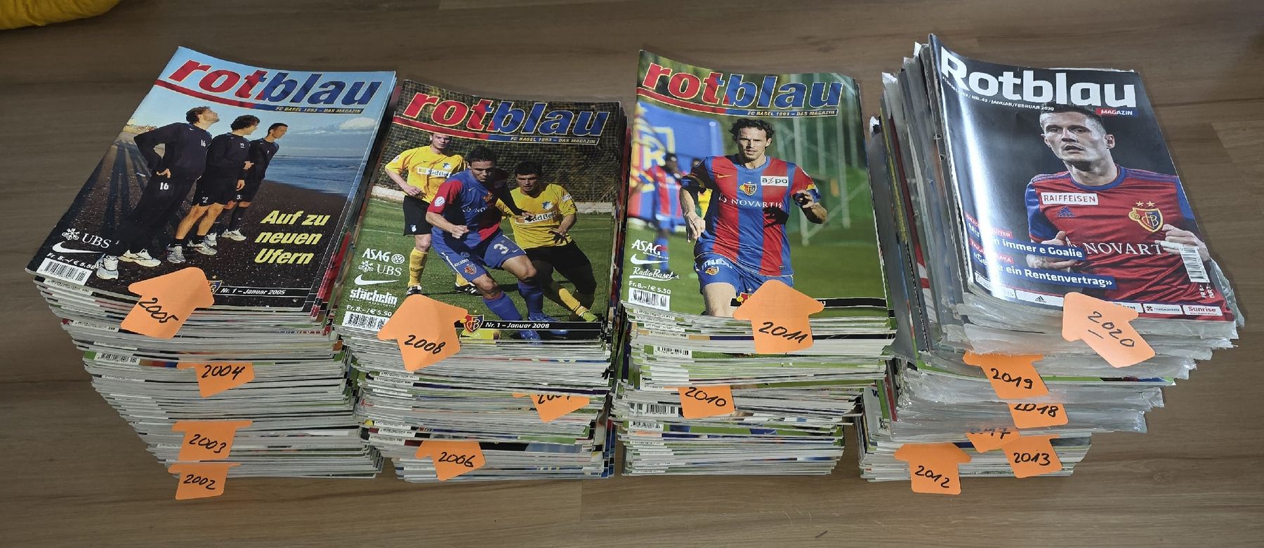 Riviste & Magazine: FC Basel Rotblau Magazin – Usato da Oberwil BL venduto da thbl1893