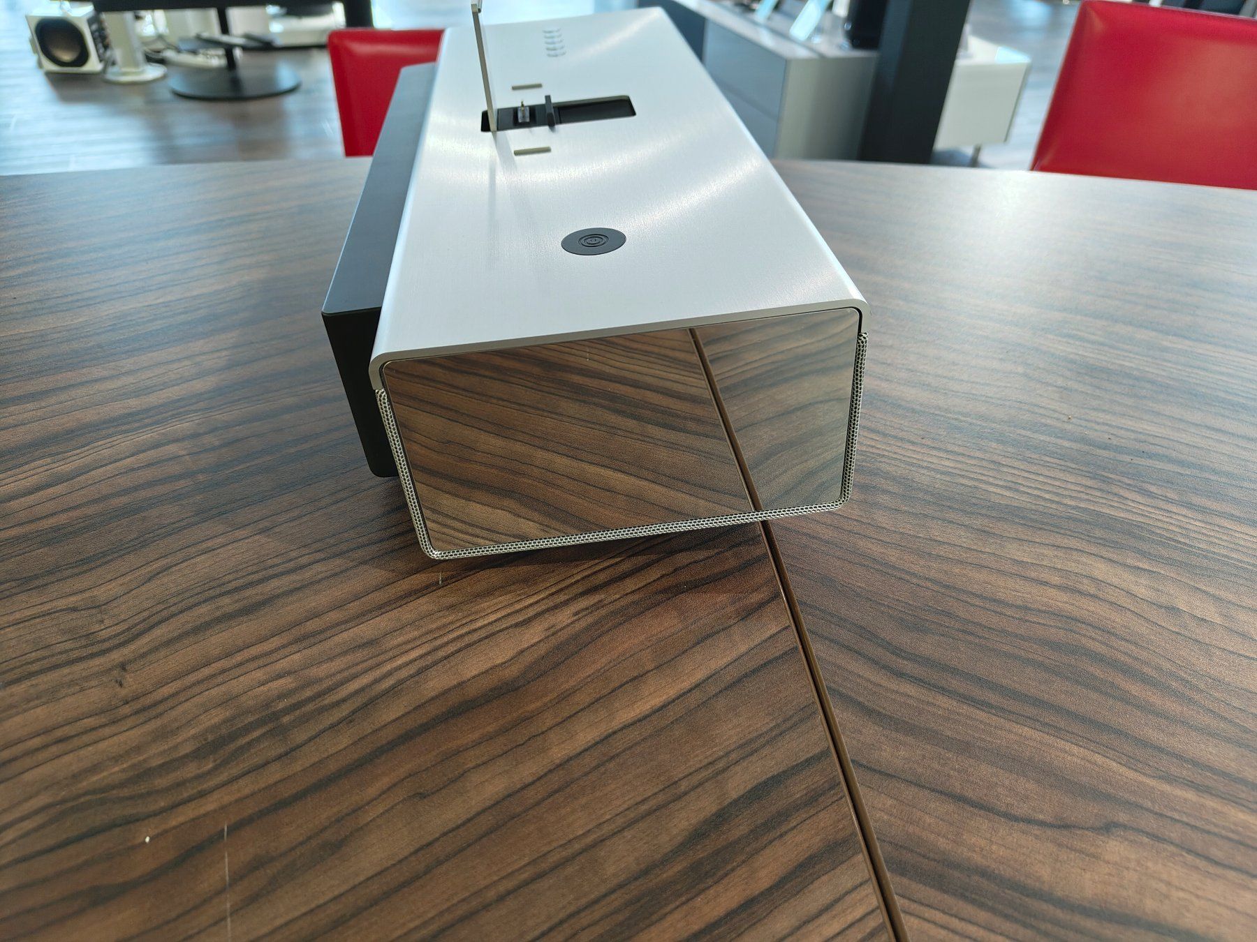 Loewe Lettore multimediale & Streamer: Loewe Soundport Compact Silber – Nuovo (secondo la descrizione) da Appenzell venduto da 1xRichtig 3