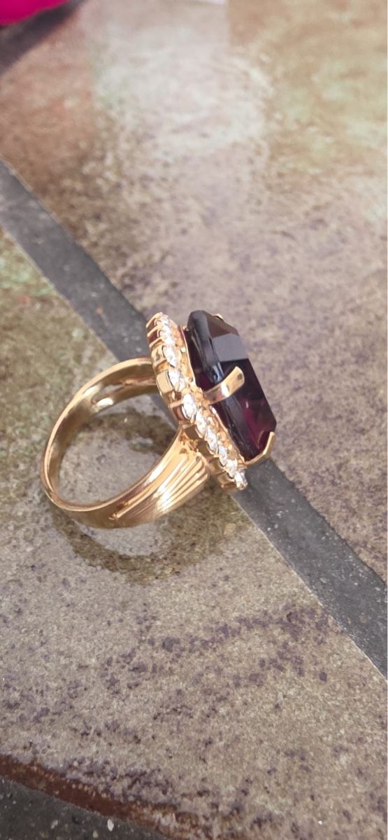 Anelli: Ring Gold with Garnet Vergoldet  – Usato da St. Gallen venduto da mania03 3