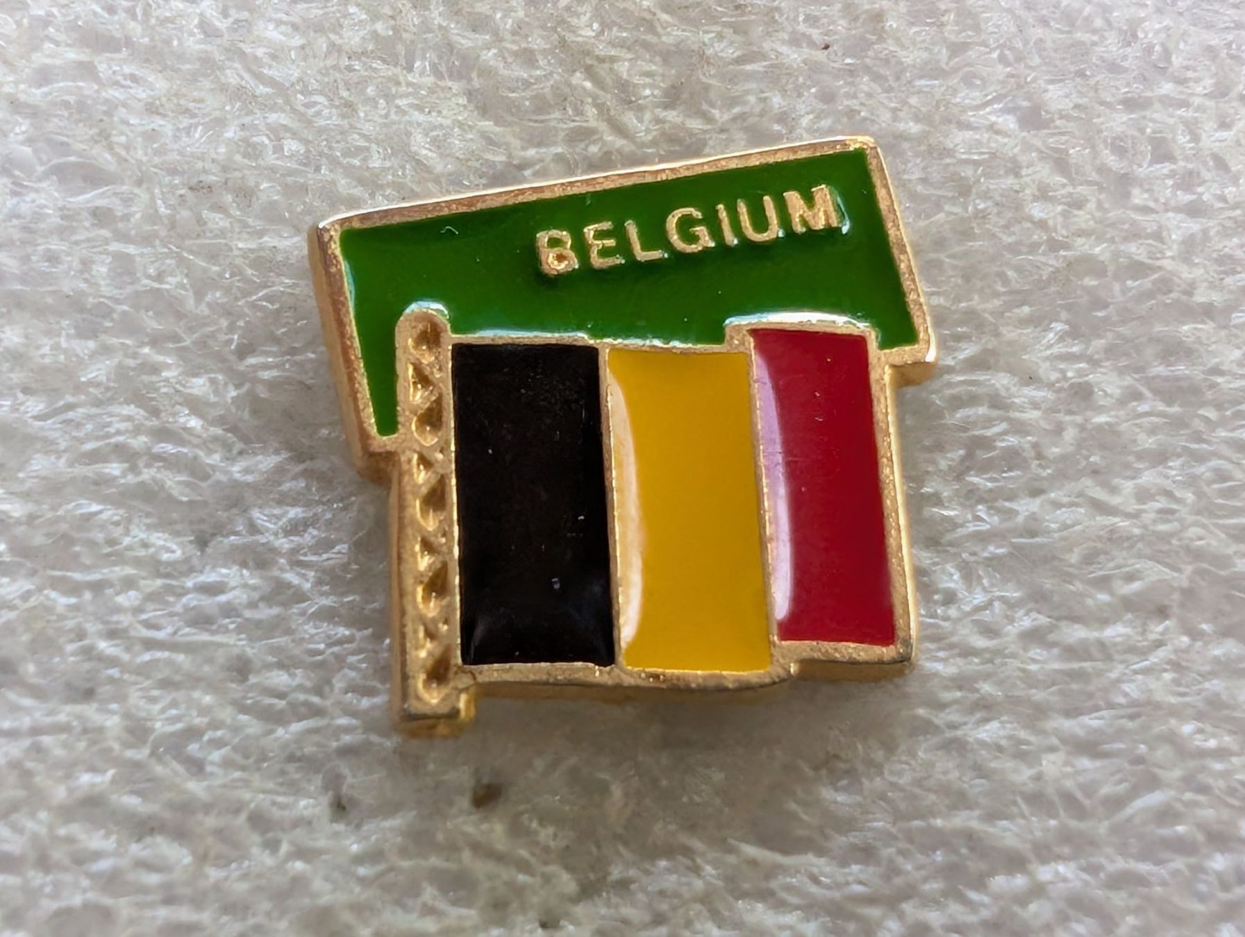 Plaquettes & Badges: Ansteckpin 45: Flagge Belgien – D'occasion à Oppligen par Pin-Fall-Shop