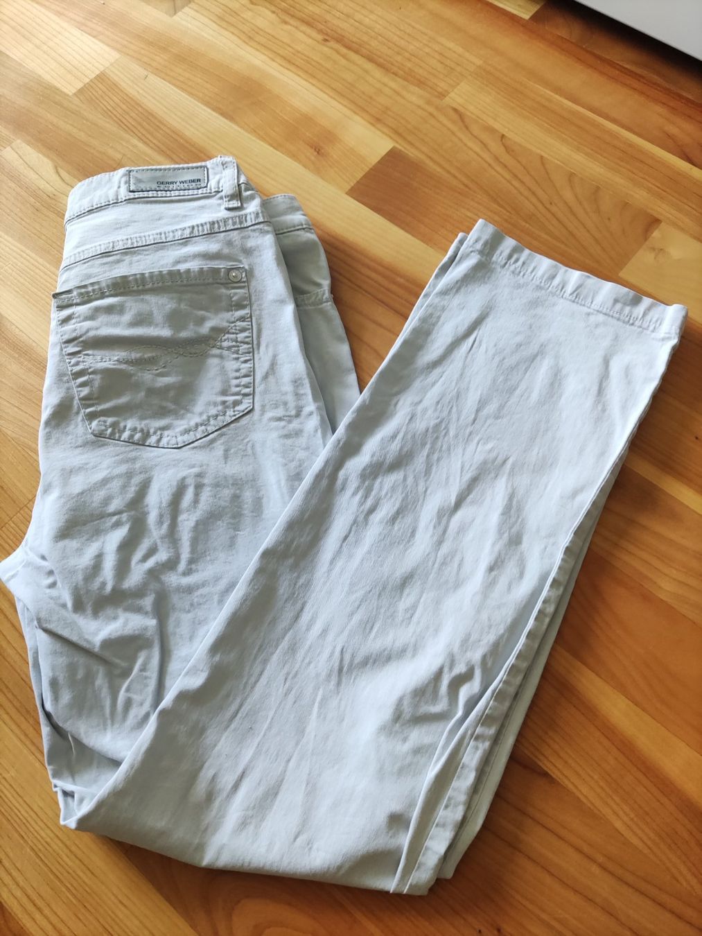 Gerry Weber Jeans: Leichte Gerry Weber Jeans / Hose hellgrau – Usato da Solothurn venduto da Csw1
