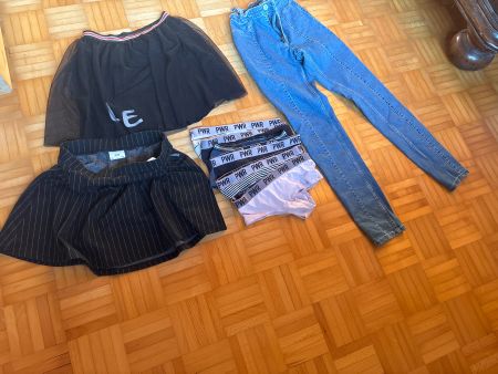 Lot de vêtements fille taille 146/152