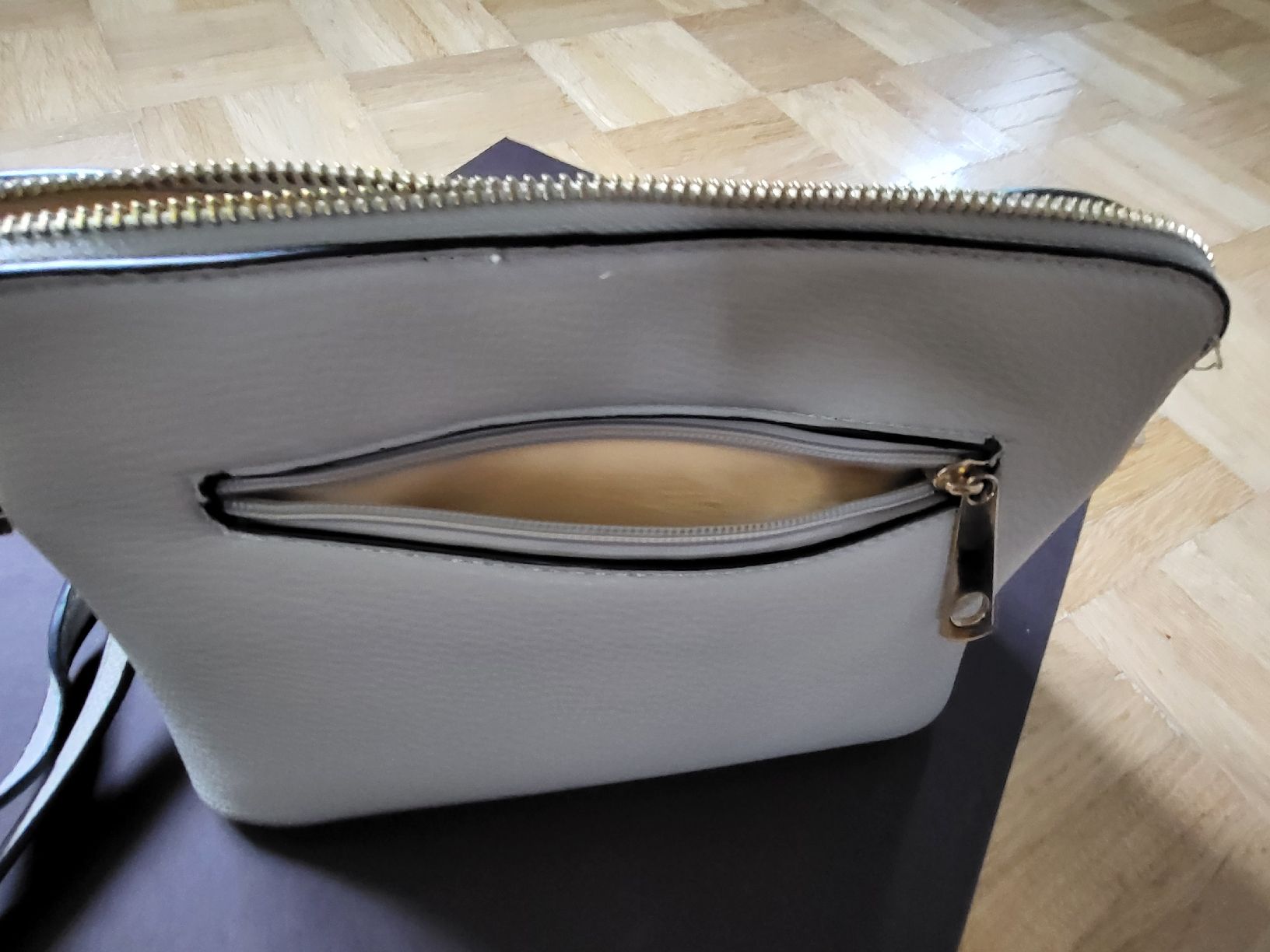 Taschen für Damen: Umhängetasche  MAXFLY – Gebraucht aus stäfa von brandy66 1
