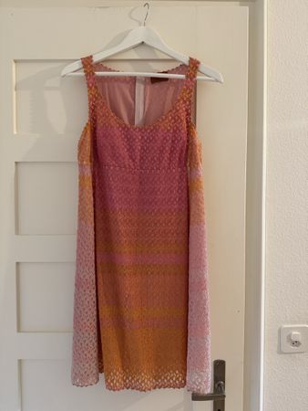 Missoni Kleid aus Häkelstrick mit Farbverlauf