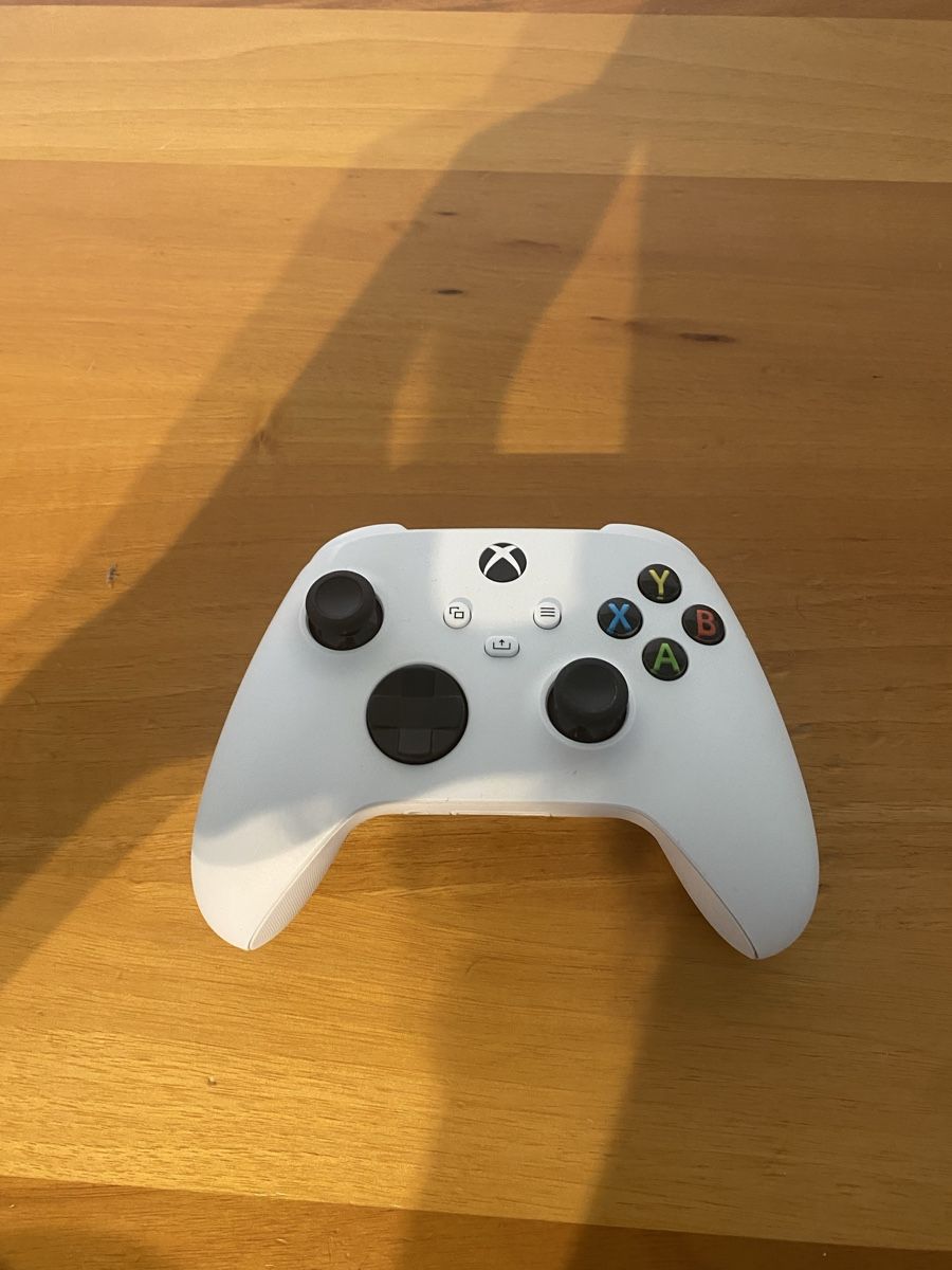Microsoft Manettes: Xbox Series S Controller – D'occasion à Madetswil par Roberto_Ant