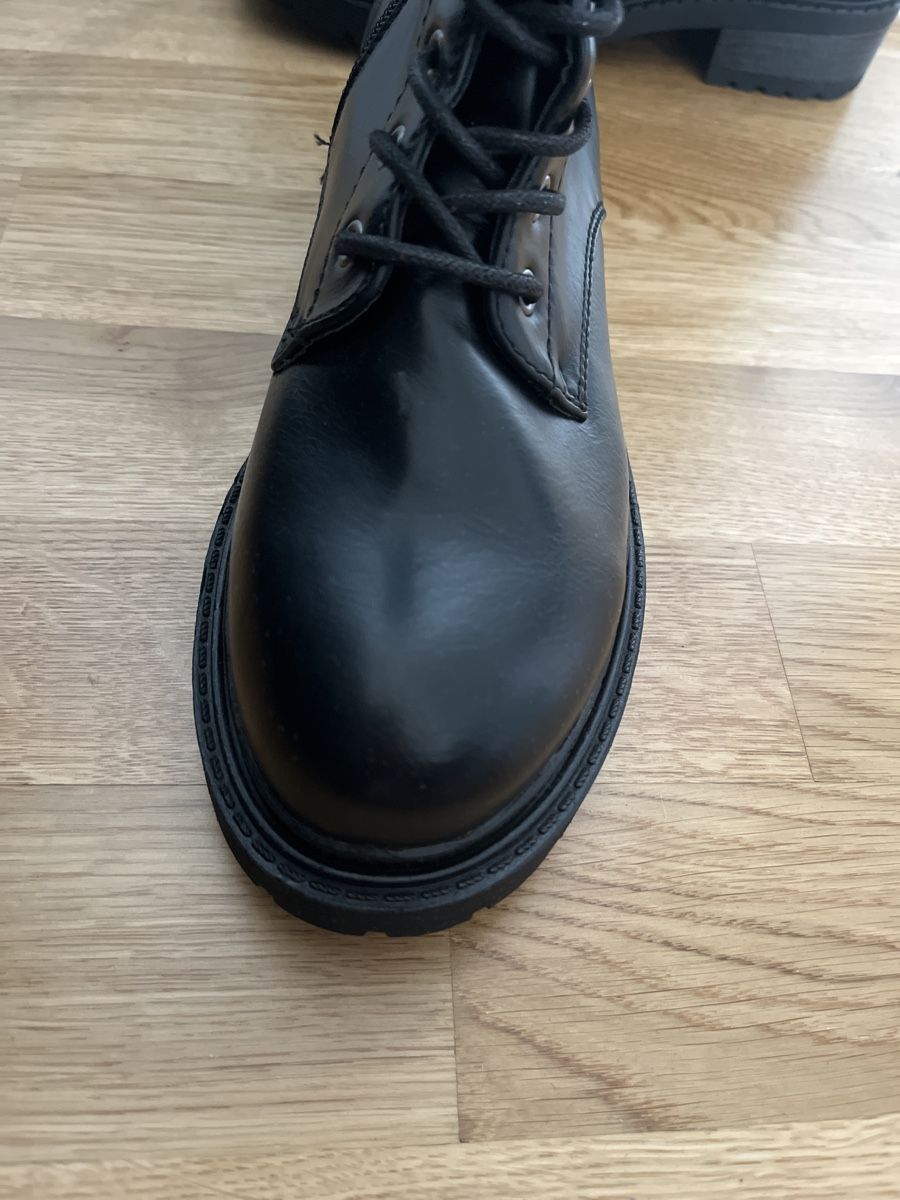Damenschuhe: Stiefel – Neu (gemäss Beschreibung) aus Kriens von  4
