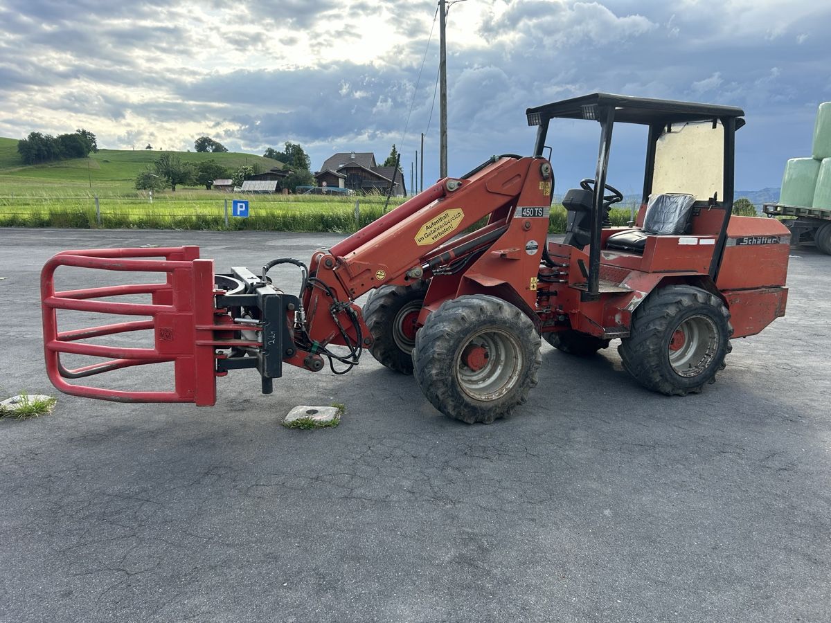 Schäffer Caricatori: Schäffer 450 TS Hoflader – Usato da Fahrni venduto da vario415 2