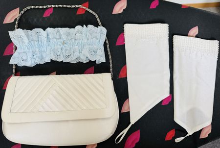 Braut Accessoires Set: Tasche, Strumpfband, Stulpen.