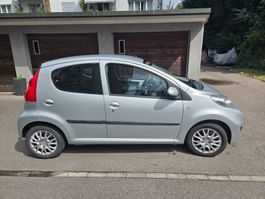 Peugeot 107 1. 0i (MFK: Oktober 2024)