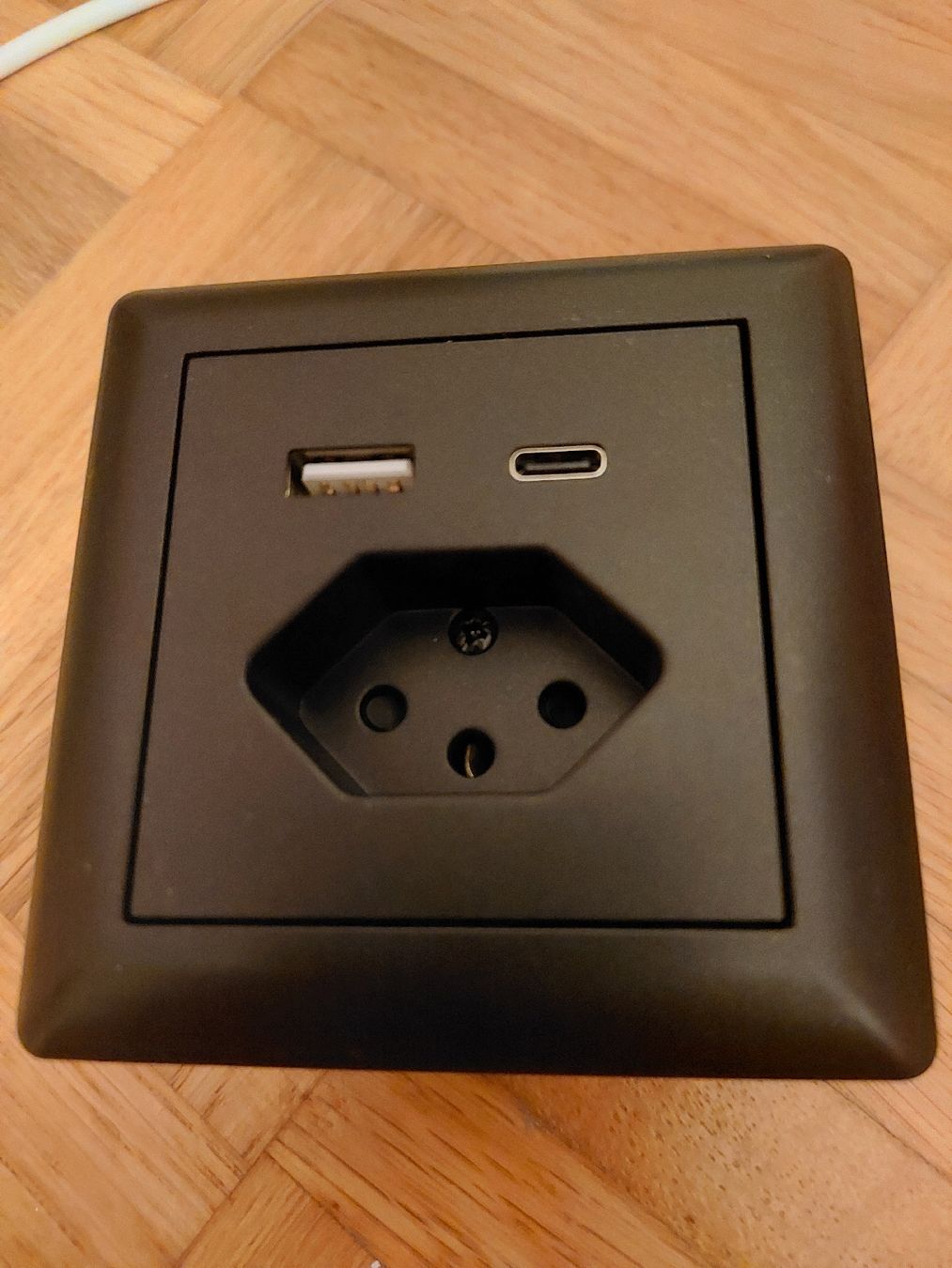 Spine: Steckdose mit USB A+C 5V 3.4A neu – Nuovo e nell'imballaggio originale da winterthur venduto da cantanhede01