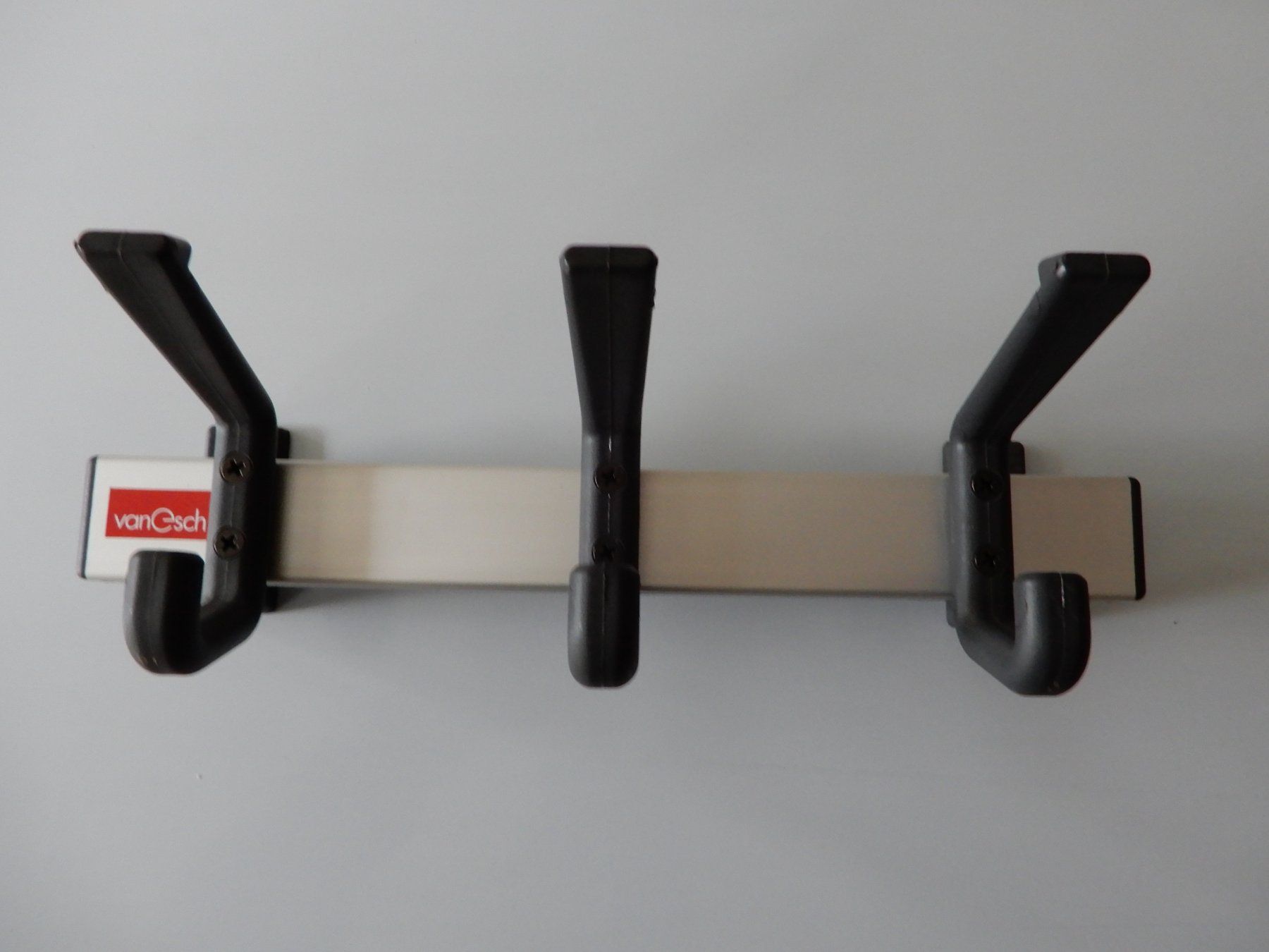 Garderobe: Garderobe von "van Esch" mit drei Haken – Neu (gemäss Beschreibung) aus Rapperswil SG von Seppi77 1