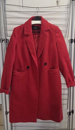 Klassischen, eleganten Damen-Wollmantel in  Rot