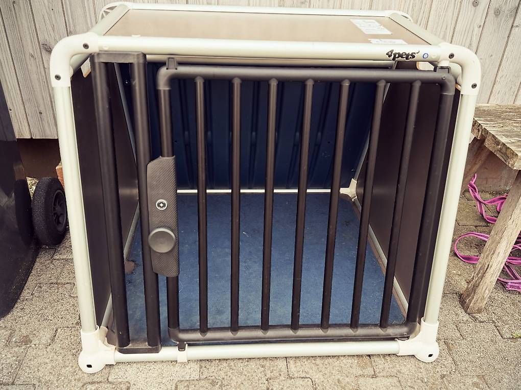 Cages, transport & sécurité: Hundebox 4pets Eco 4S – D'occasion à Schaan par beatlemania01
