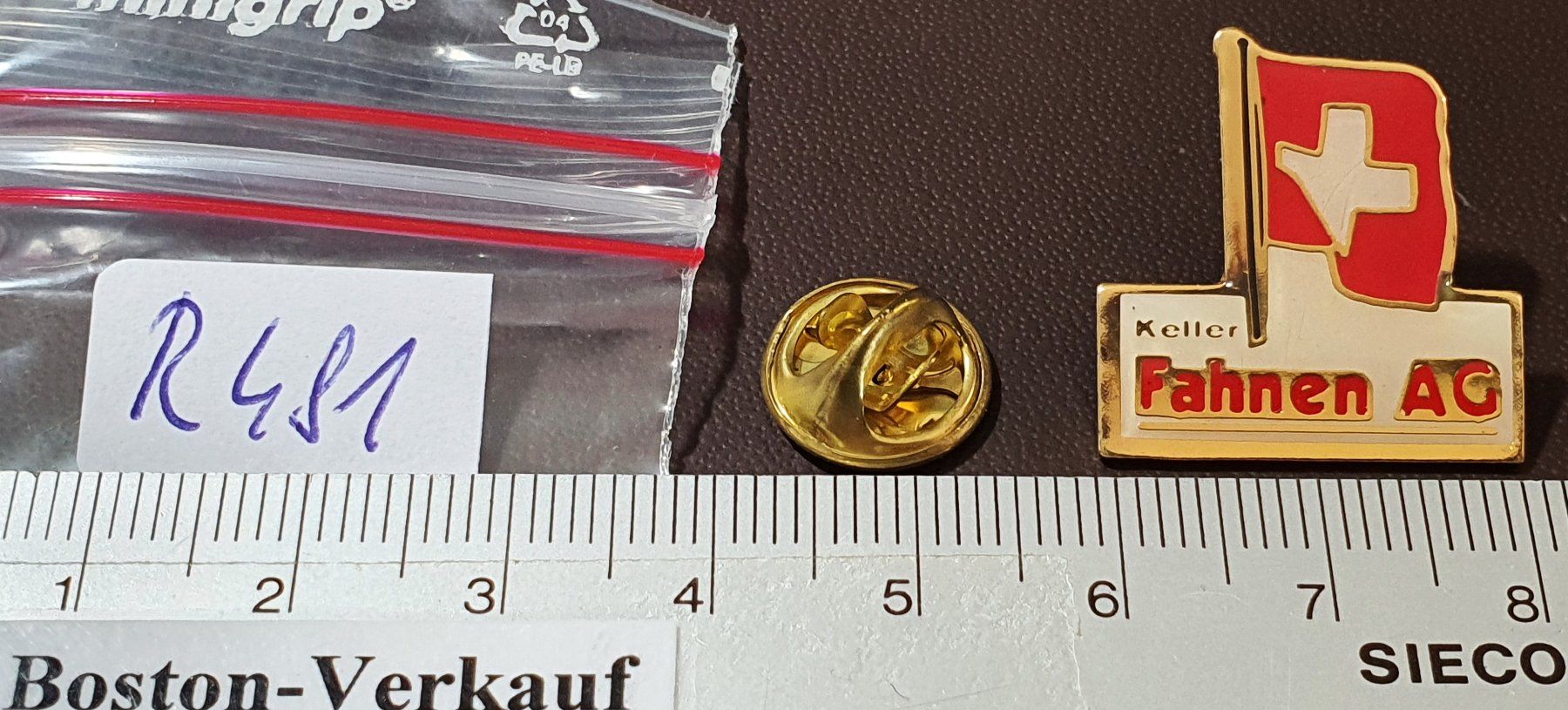 Placchette & Badge: R481 - Pin Keller Fahnen AG – Usato da Reinach BL venduto da Boston-Verkauf 1