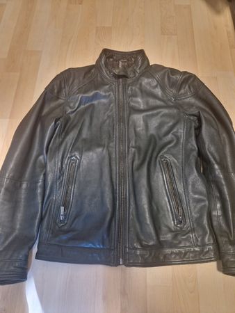 Veste Cuir , massimo dutti, taille S-M, en bon état