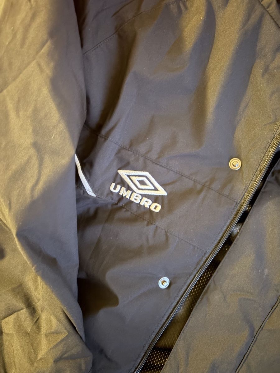 Supreme Vestes: Supreme x Umbro Gore-Tex Jacket Black Size Medium – Neuf (Voir description) à Lausanne par doa_nc5v 4