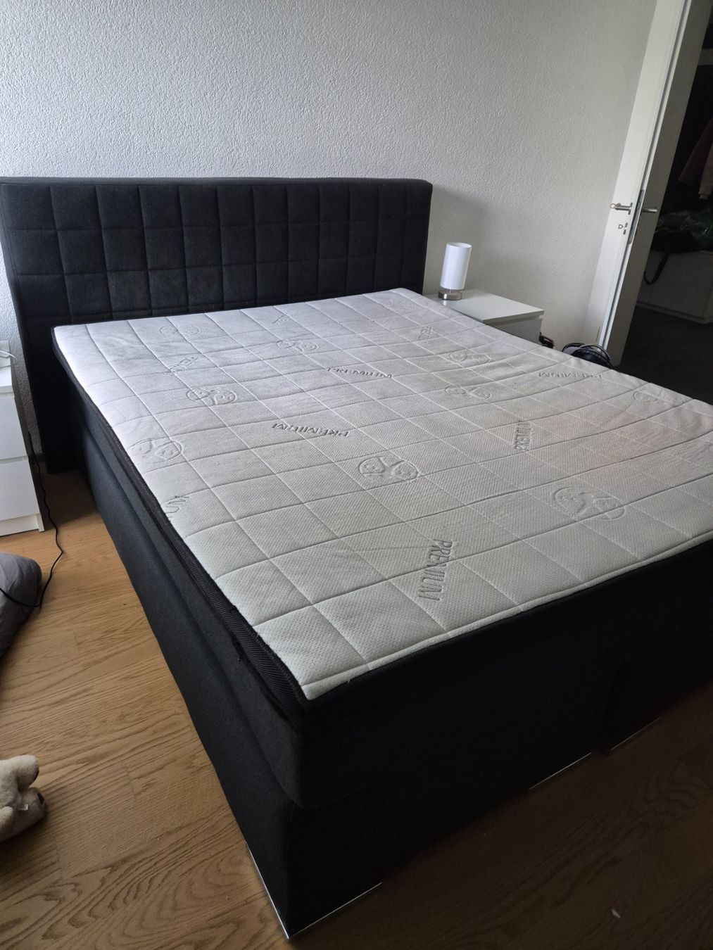 Betten: Boxspringbett 160 x 200cm – Gebraucht aus Widnau von Tryndamere