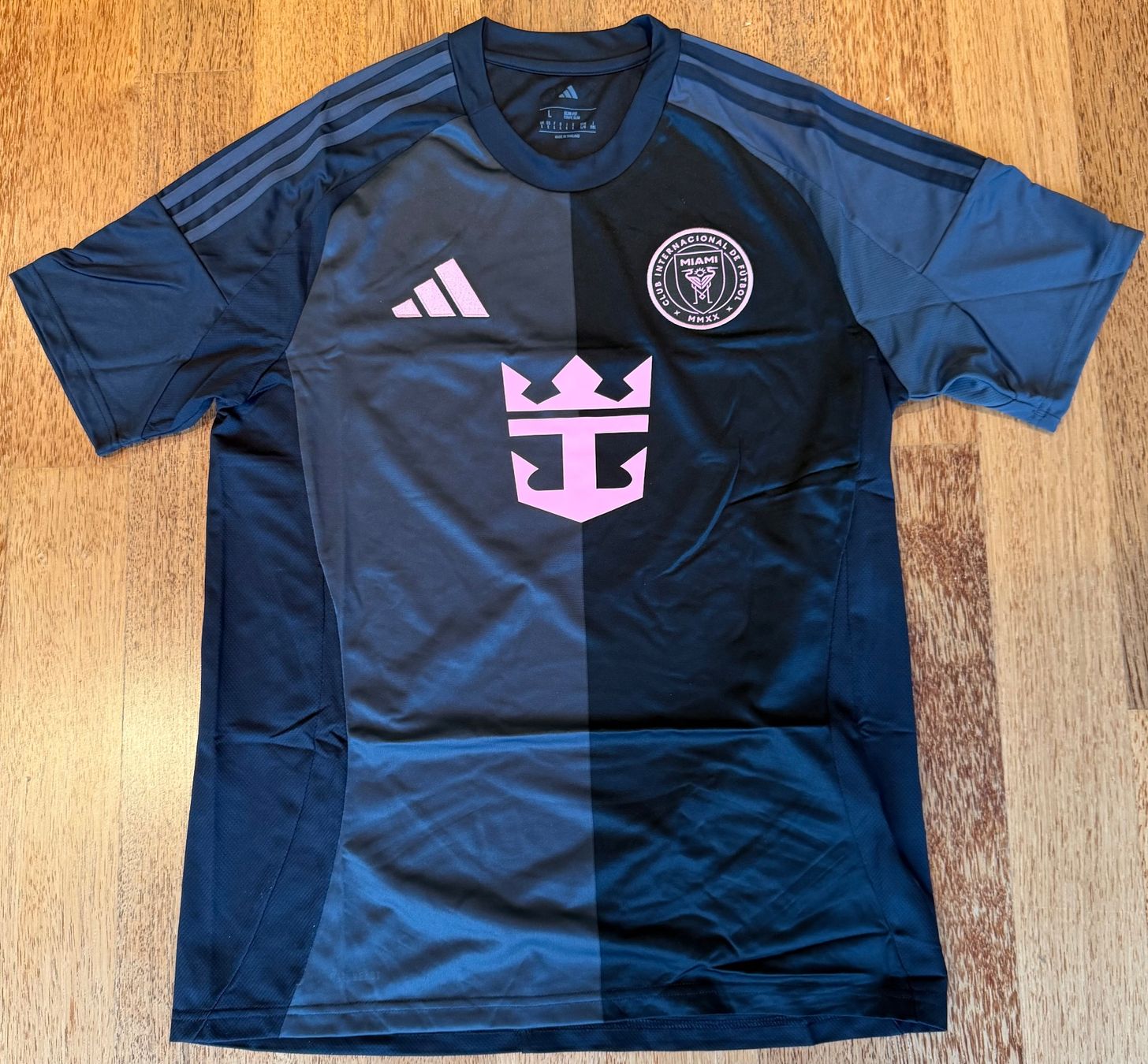Adidas Canottiere & Pantaloni: Inter Miami Away Shirt - 2025 - Messi – Nuovo (secondo la descrizione) da Hermetschwil-Staffeln venduto da Beat131 1