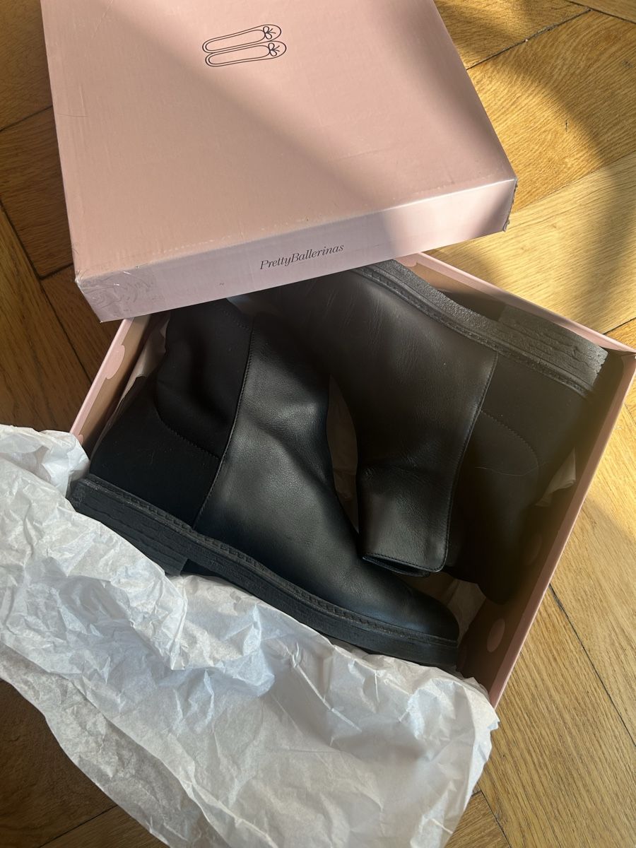 Scarpe da donna: Pretty Ballerinas Stiefel, Schwarz, Gr. 41 eher eine 40 – Usato da Bern venduto da FreitagsSachen22 5