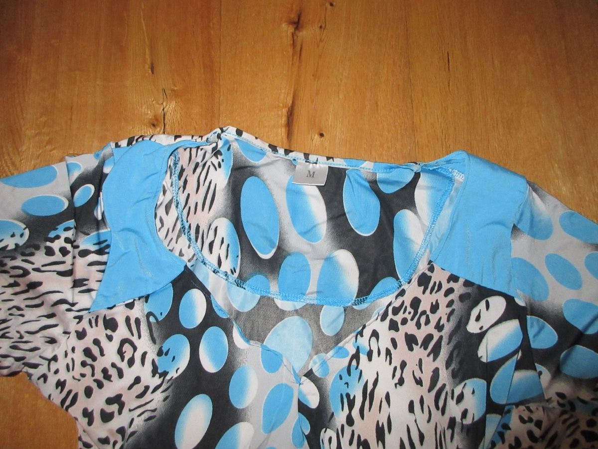 Top: Farbigee Sporttop mit Muster – Usato da Chur venduto da noe_mh8b 1