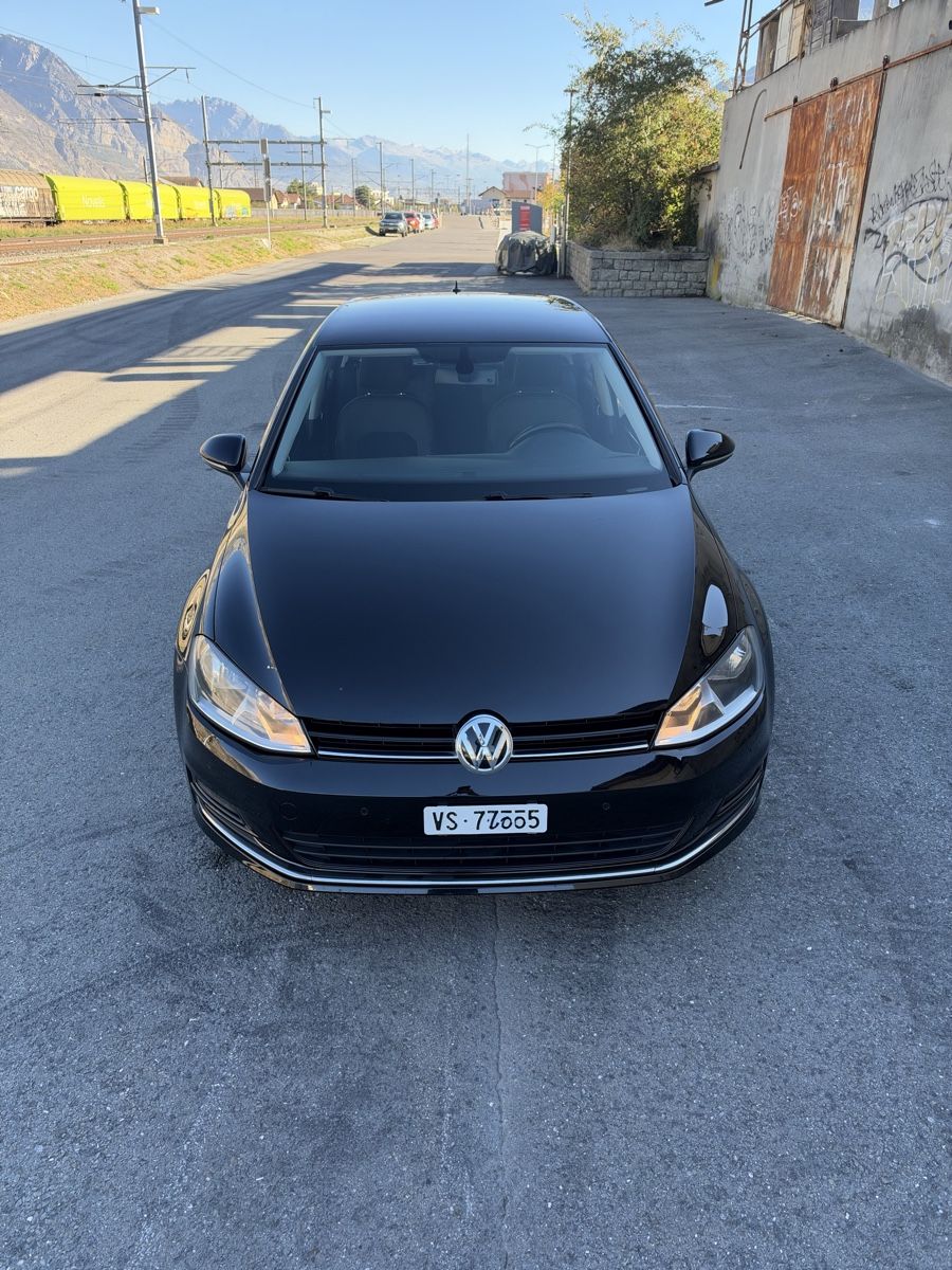 VW Automobili: WW Golf 7 2015 – Usato da Saxon venduto da Elviis 1