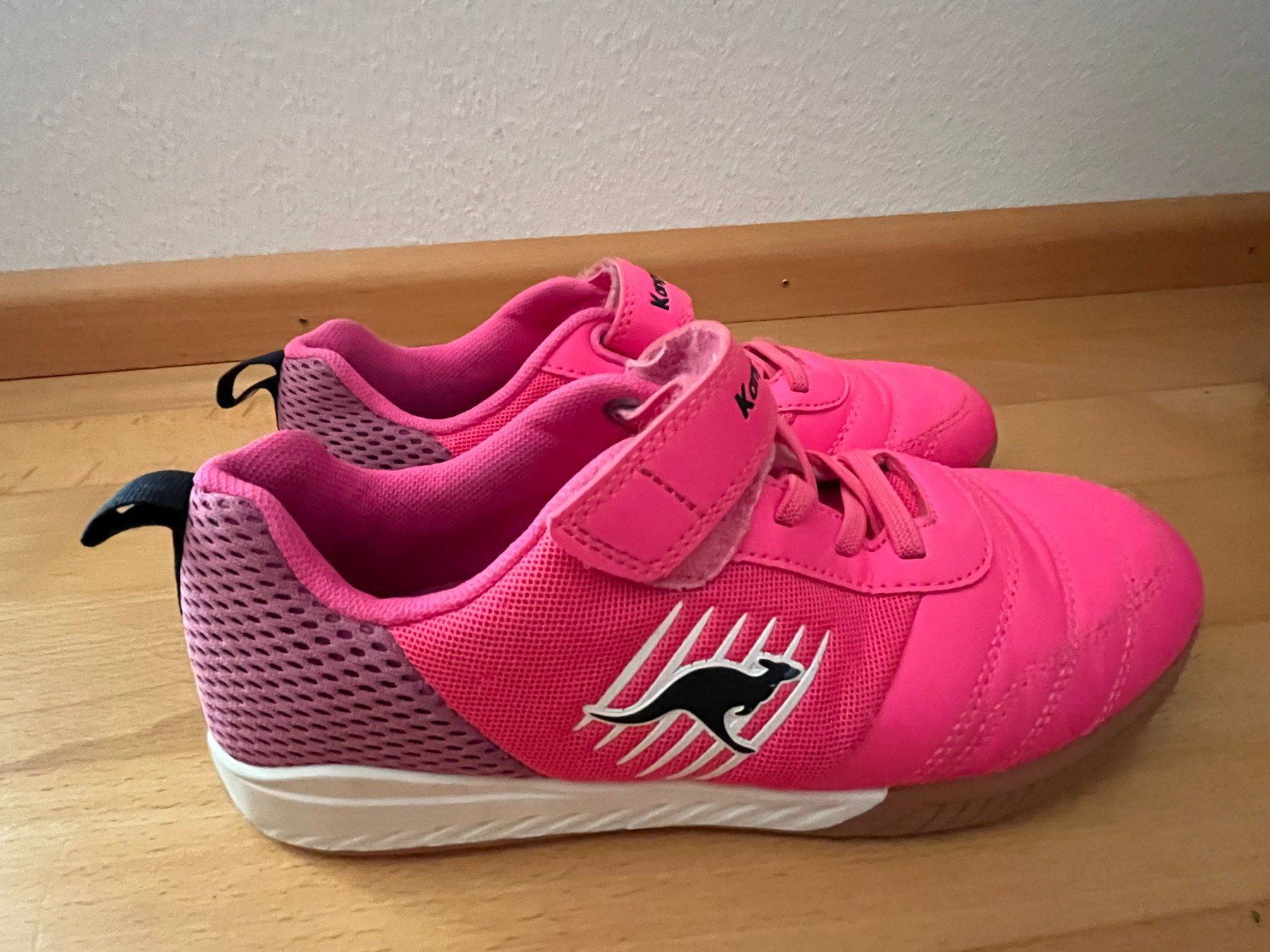 Schuhe für Mädchen: KangaROOS Hallenschuhe pink Grösse 36 – Gebraucht aus Muttenz von Juvenile33 2