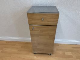 Metall Rollkorpus mit Spiegelung