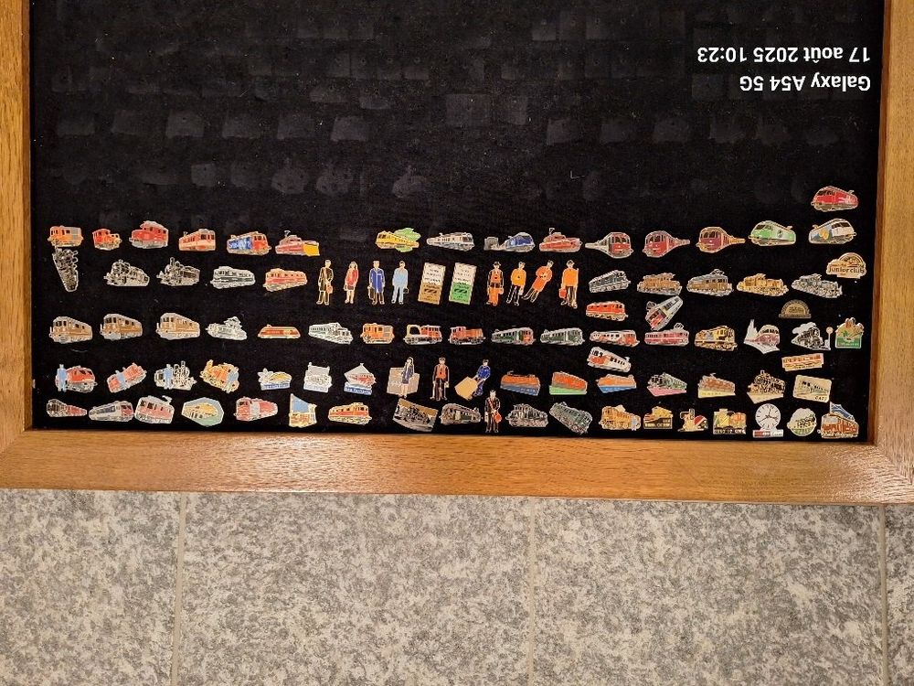 75 pins de chemin de fer schmid-muller + 18 autres + Vitrine (Gebraucht ...