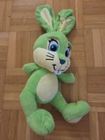 Stofftier Hase grün Plüschtier