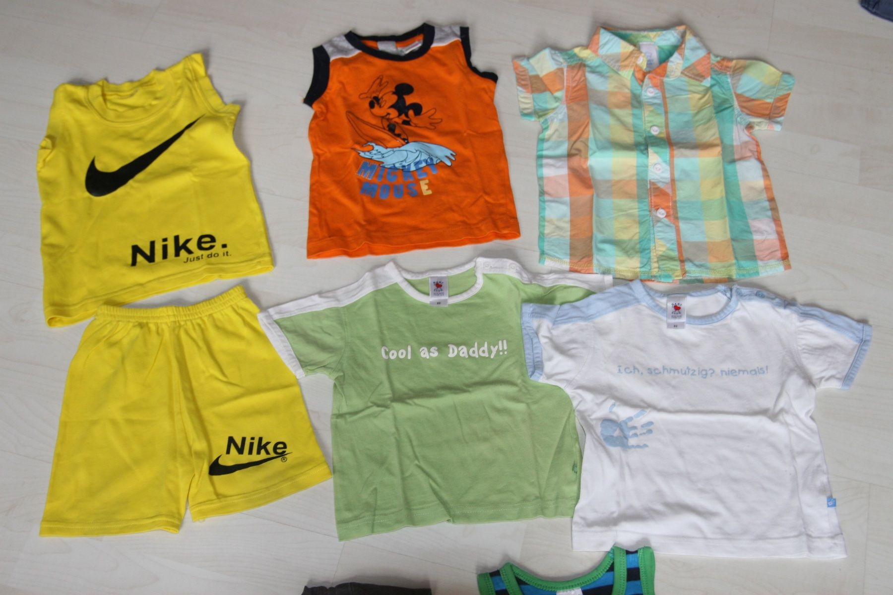 Lotti & Set di vestiti: Kleiderpaket 11 Teile Gr. 80 – Usato da Fislisbach venduto da lorgli 1