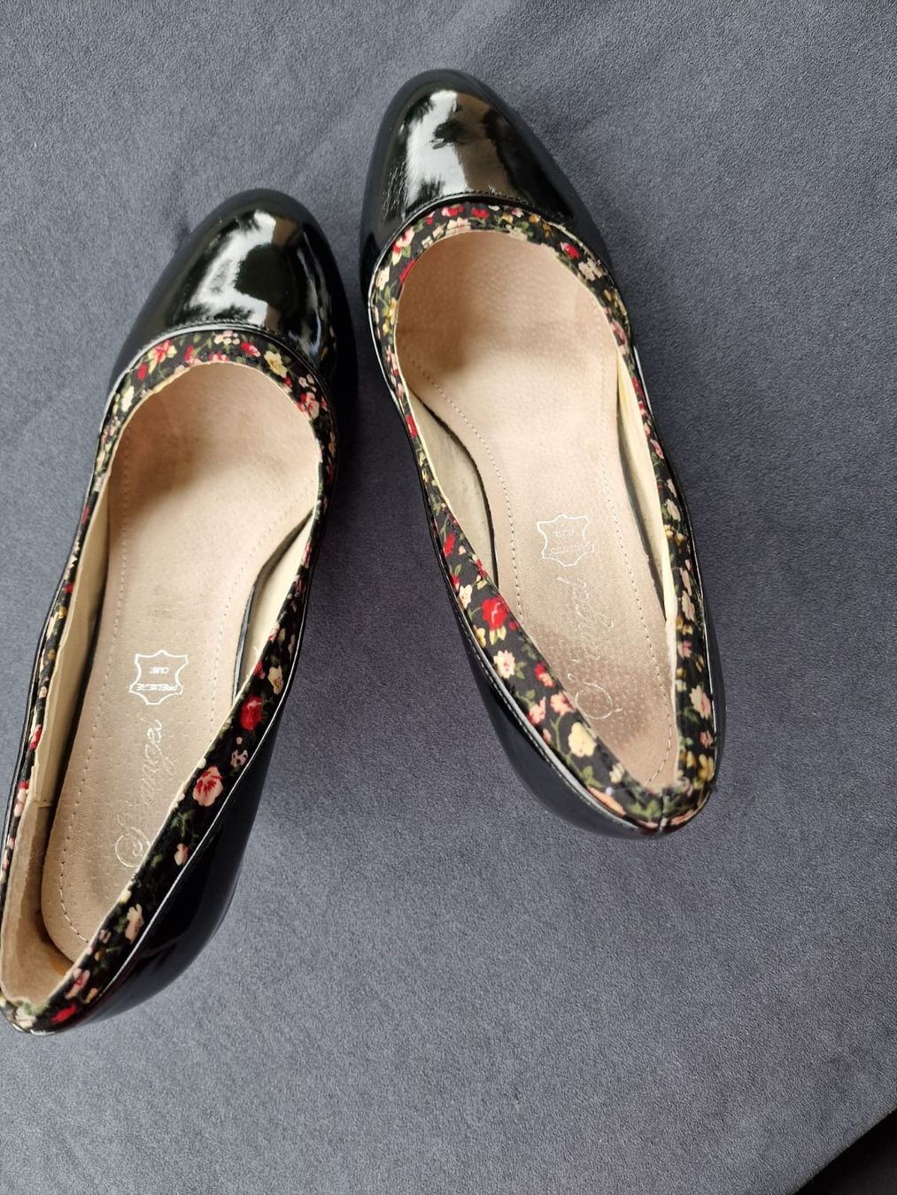 Scarpe da donna: Dirndlschuhe Schwarz mit Blumenrand – Grösse 40 – Usato da Zumikon venduto da pat_m55d