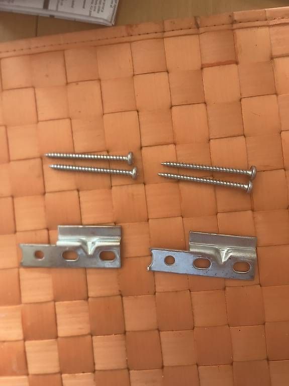 Scaffali: Meuble fermé avec étagère suspendable – Usato da Genolier venduto da lor_x8s5 4